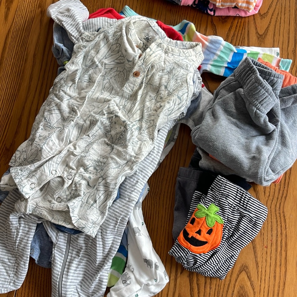 Lot of 6 month clothes 14 items